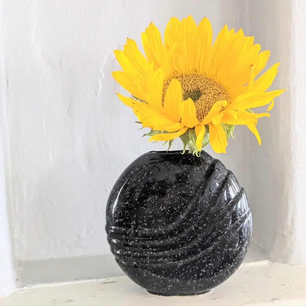 Vintage Round Vase with 80s Art Deco Revival Style, Black with Gray White Speckl